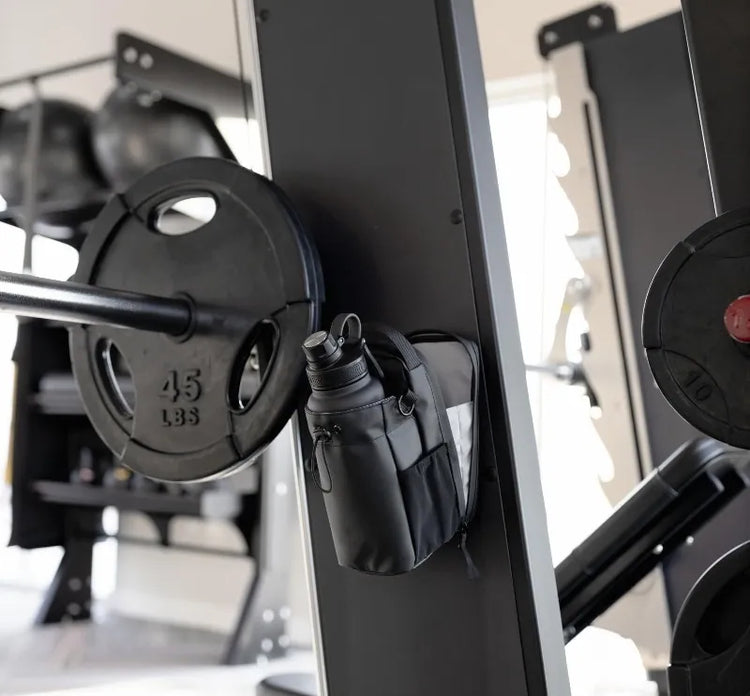 Magnetic gym bag detail